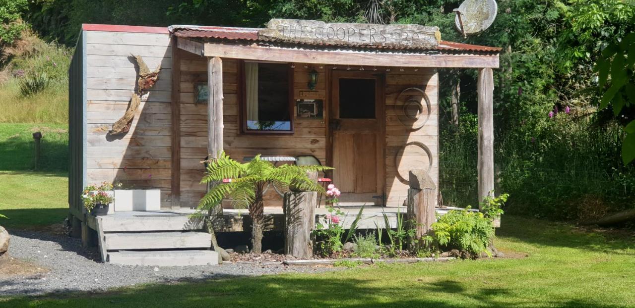 Blackfern Lodge Waimiha Exterior photo